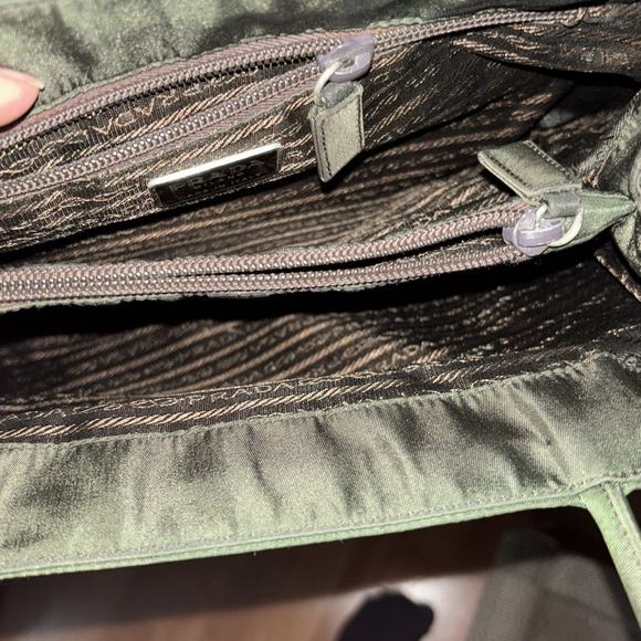 ✨Vintage Prada✨ estimated to be made around 1990-2000. - Picture 5 of 6